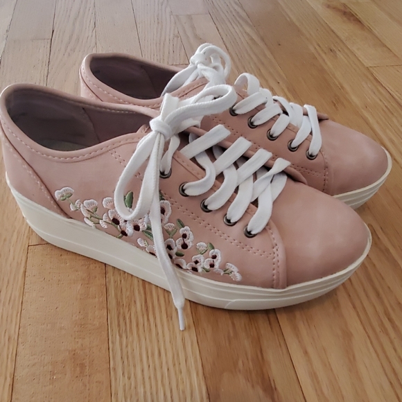 Shoes - wedge platform flower sneakers gently used  6